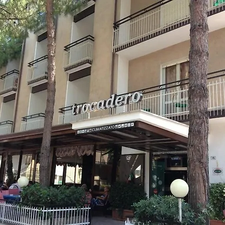 Trocadero Hotel 2*