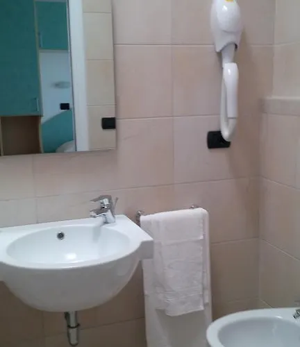 Trocadero Отель 2*