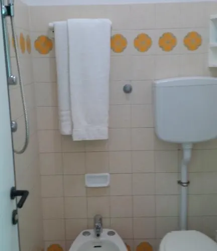 Trocadero Отель 2*